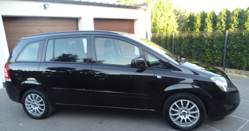 Opel Zafira cena 34900 przebieg: 114000, rok produkcji 2014 z Września małe 172
